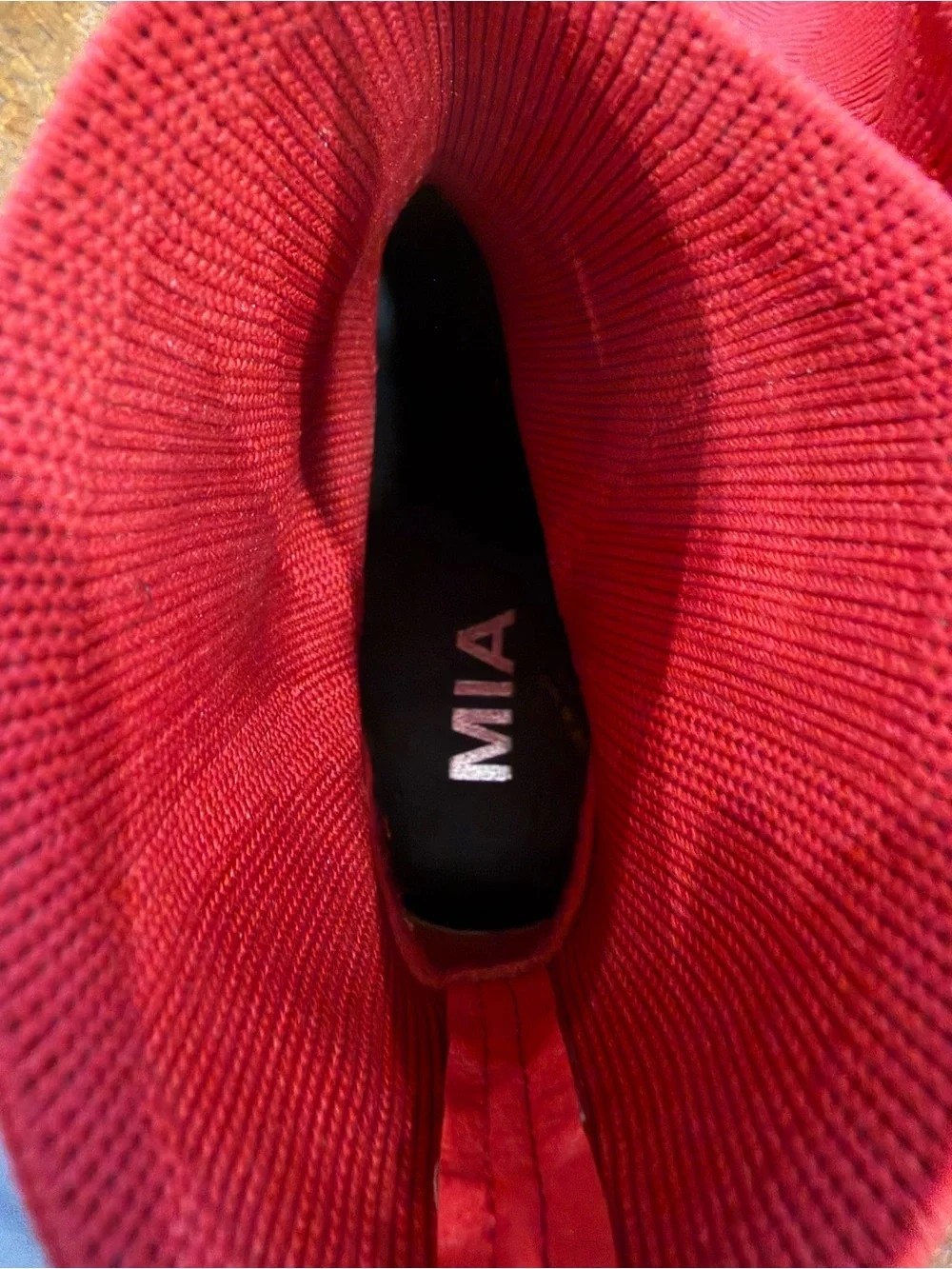 MIA bold red